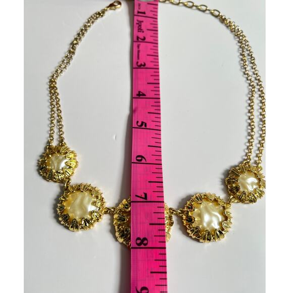 Talbots Large Pearl & Gold Fashion Statement Necklace - Picture 3 of 6